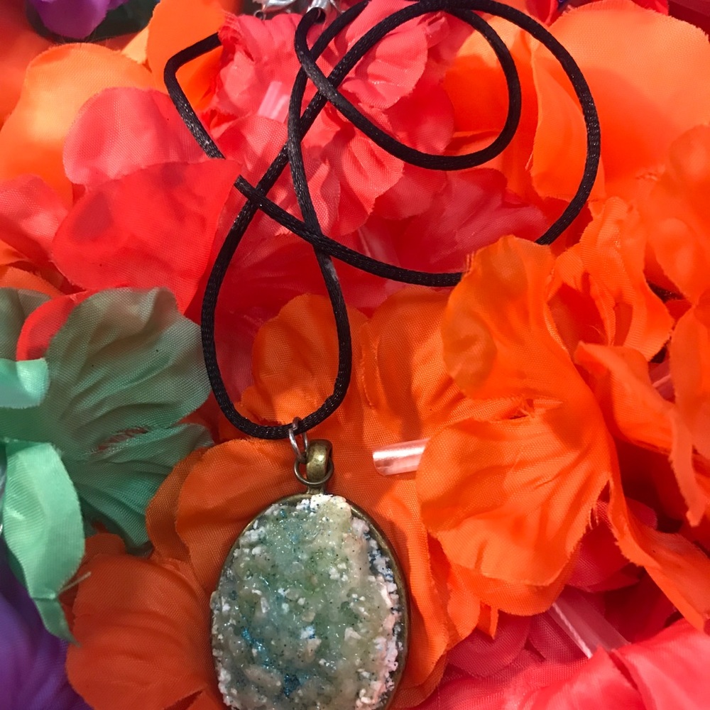 💙🤍Necklace🤍💙 - Picture 4 of 10